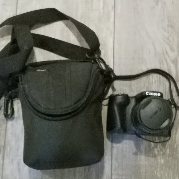 Canon Powershot PC2153 with Case & Charger - Picture 1 of 4